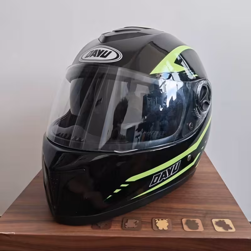 Black DAYU Full-Face Motorcycle Helmet